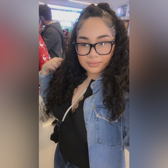 Meet your Posher, Michelle - Picture 3 of 6